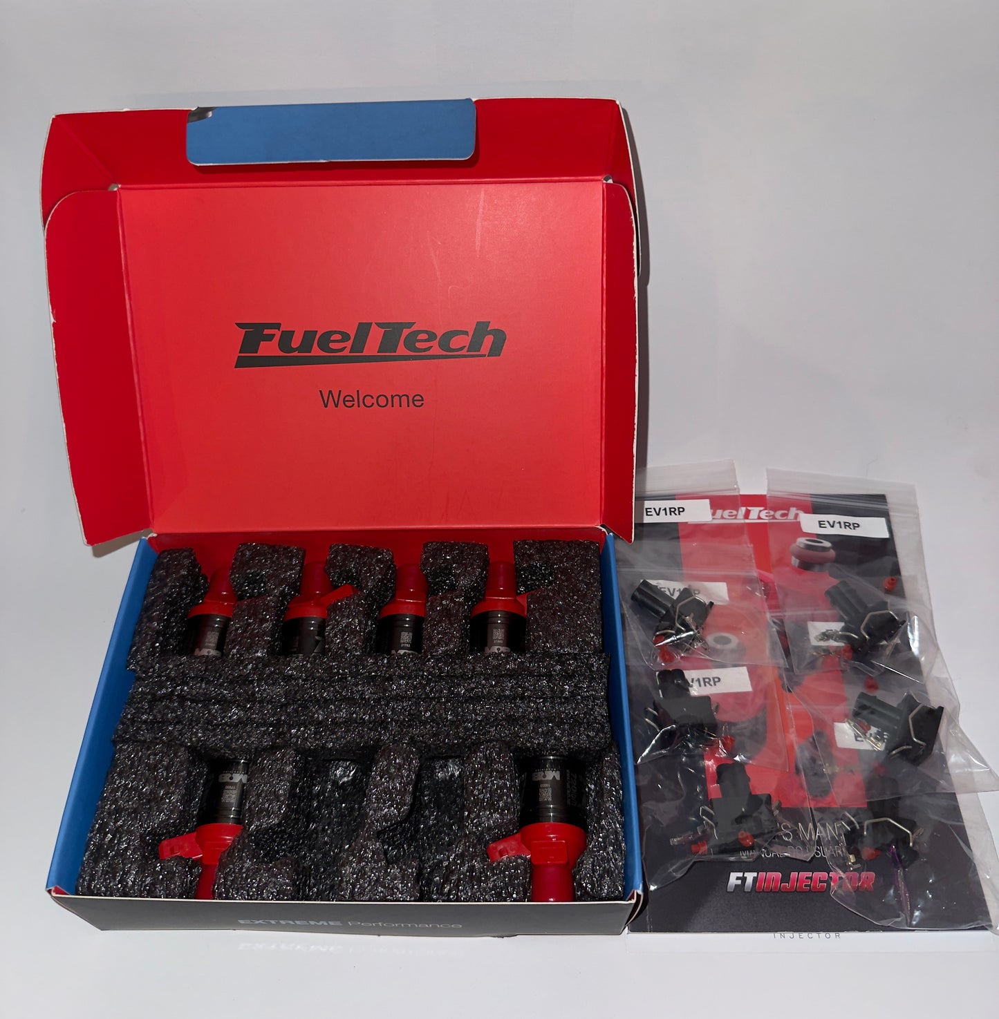 (4)FT Injector 820 lb/h and (2)FT Injector 720 lb/h (Set of 6 total) for up to 1,500HP (Include connectors)